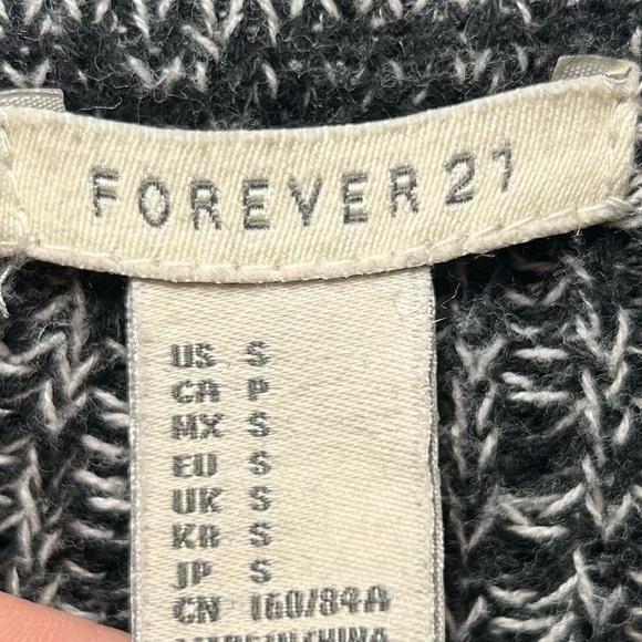 FOREVER 21 Marled Front-Pocket Button Cardigan- Black/White Size Small - Picture 5 of 6